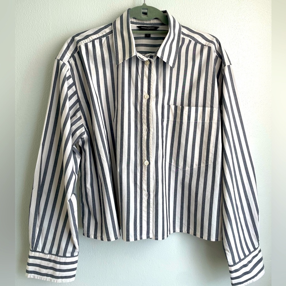Banana Republic, cropped white/faded black or dark gray striped button shirt, L